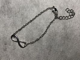 Bracelet « INFINI » argenté élégant et tendance
